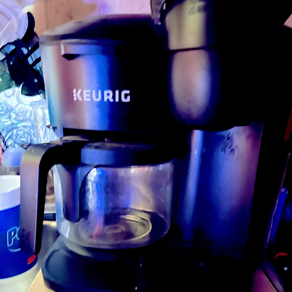Early morning what do u crave? Cup of coffee lol retail 140$ need 50. 6026479720